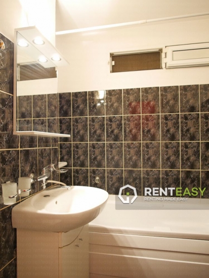 Apartament cu 3 Camere langa Palas de Inchiriat