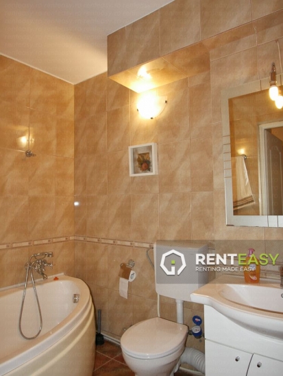 Apartament cu 3 Camere de Inchiriat in Centru - Targu Cucu