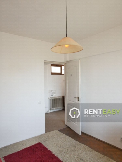 Apartament cu 3 camere de Inchiriat in Centru - Moldova Mall
