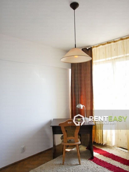Apartament cu 3 camere de Inchiriat in Centru - Moldova Mall