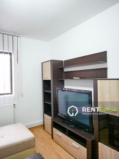 Apartament decomandat cu 3 camere de inchiriat pe Independentei - UMF