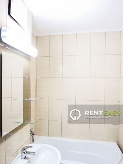 Apartament decomandat cu 3 camere de inchiriat pe Independentei - UMF