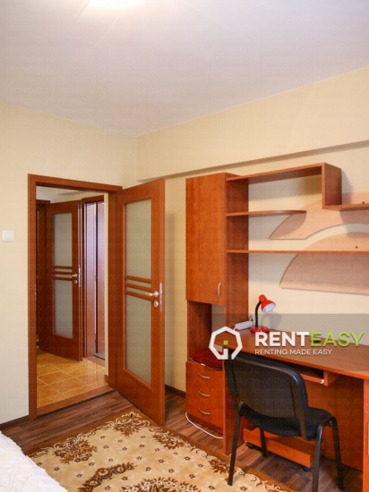 Apartament cu 3 Camere pe Stefan cel Mare pentru Inchiriat