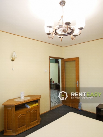 Apartament cu 3 Camere de Inchiriat pe Bld Independentei langa UMF