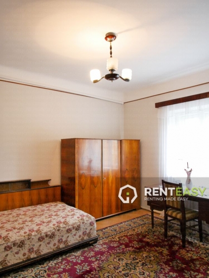 Casa cu 3 Camere de Inchiriat in Centru - Uzinei