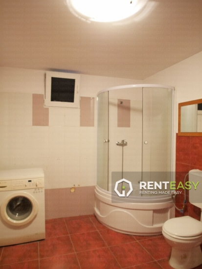 Apartament cu 3 Camere de Inchiriat in Centru - Arcu