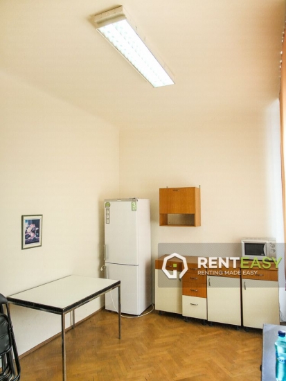 Apartament cu 4 Camere de Inchiriat in Centru langa Facultatea de Medicina