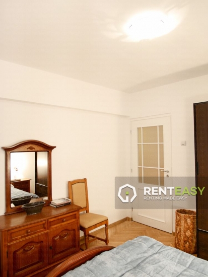 Apartament trei camere de inchiriat in Piata Unirii
