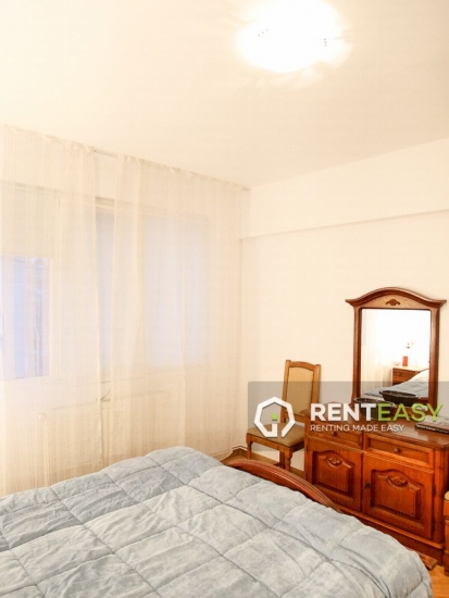 Apartament trei camere de inchiriat in Piata Unirii