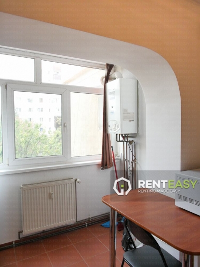 Apartament cu 3 Camere pentru Inchiriat in Centru - Moldova Mall