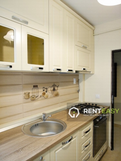 Apartament cu 2 Camere de Inchiriat in Centru pe Stefan cel Mare