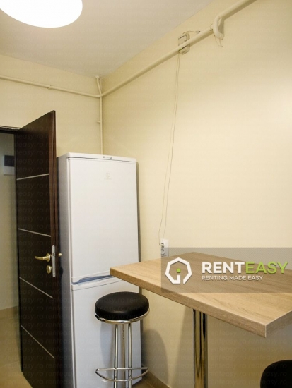 Apartament cu 2 Camere de Inchiriat in Centru pe Stefan cel Mare