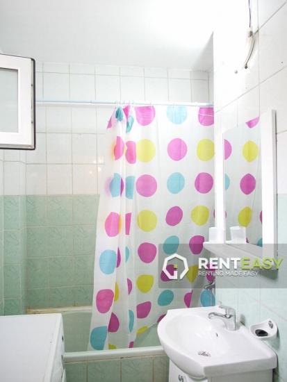 Apartament cu 3 Camere de Inchiriat in Centru langa Moldova Mall