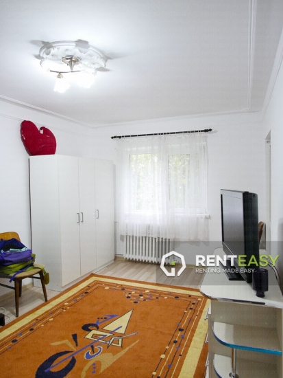 Apartament decomandat cu 2 Camere de Inchiriat in Podul de Fier