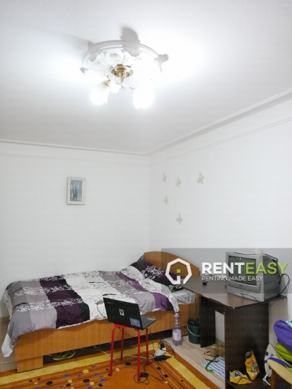 Apartament decomandat cu 2 Camere de Inchiriat in Podul de Fier