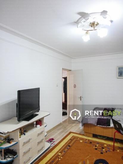 Apartament decomandat cu 2 Camere de Inchiriat in Podul de Fier