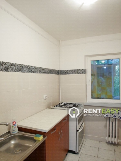 Apartament decomandat cu 2 Camere de Inchiriat in Podul de Fier