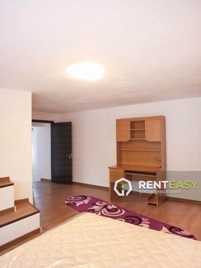Apartament cu 2 Case de Inchiriat la Casa in Bucsinescu