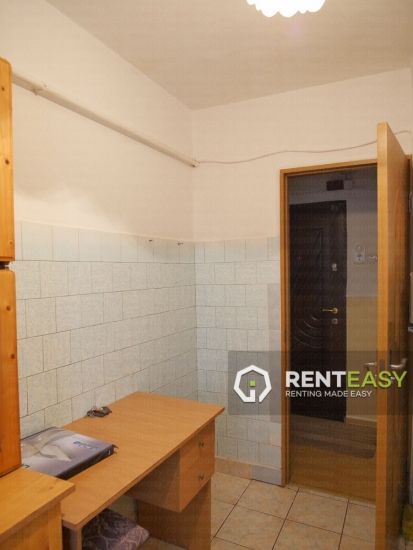 Apartament cu 3 Camere pentru Inchiriat in Podul Ros