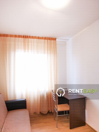 Apartament cu 3 Camere in Podul de Piatra de Inchiriat