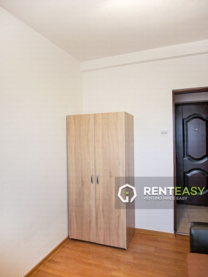 Apartament cu 3 Camere in Podul de Piatra de Inchiriat