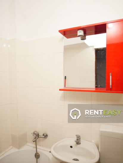 Apartament cu 3 Camere in Podul de Piatra de Inchiriat