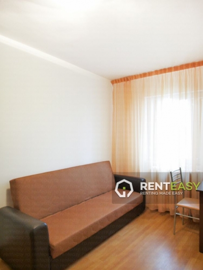 Apartament cu 3 Camere in Podul de Piatra de Inchiriat
