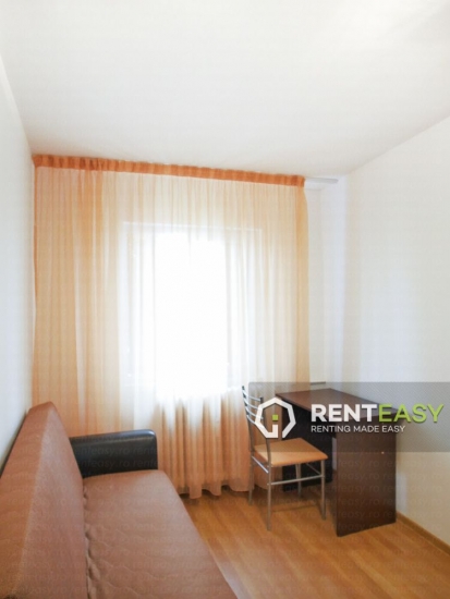 Apartament cu 3 Camere in Podul de Piatra de Inchiriat