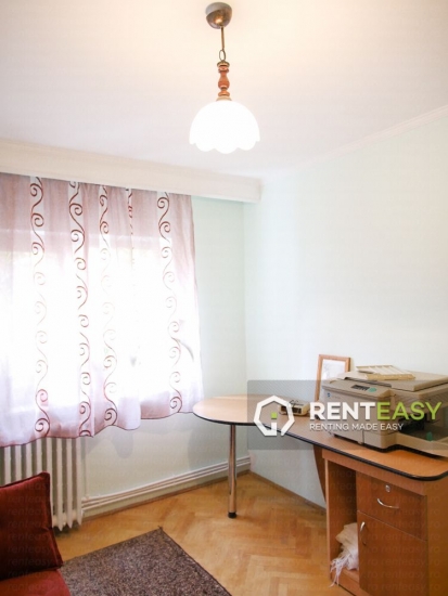 Apartament cu 3 Camere de Inchiriat in zona Pasaj Nicolina