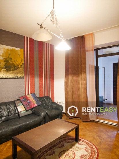 Apartament cu 3 Camere la Casa de Inchiriat in Sararie