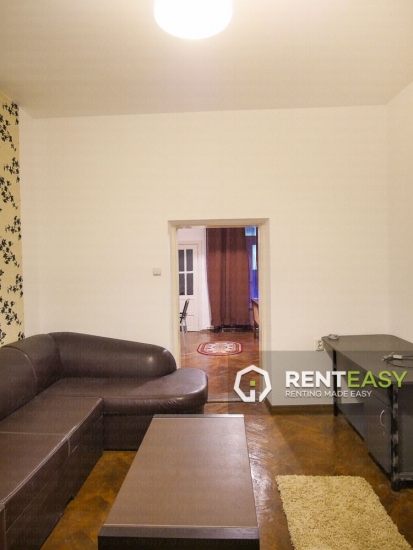 Apartament cu 3 Camere la Casa de Inchiriat in Sararie