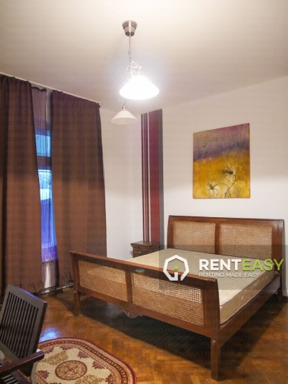 Apartament cu 3 Camere la Casa de Inchiriat in Sararie
