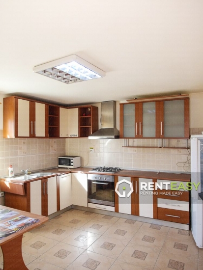 Casa cu patru camere de inchiriat in Tatarasi