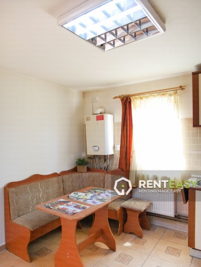 Casa cu patru camere de inchiriat in Tatarasi