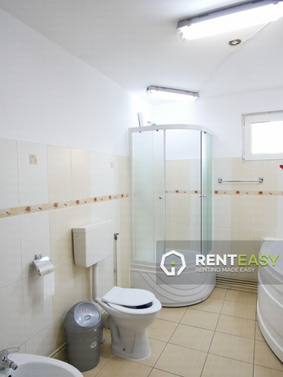 Casa cu patru camere de inchiriat in Tatarasi