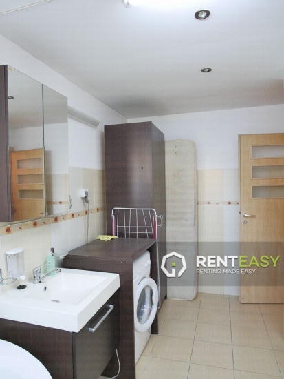 Casa cu patru camere de inchiriat in Tatarasi