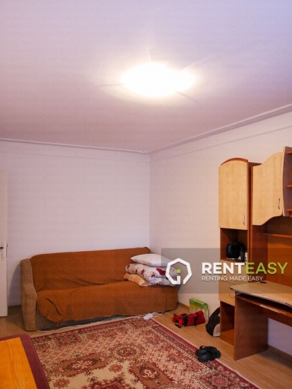 Apartament cu 3 Camere pentru Inchiriat in Nicolina