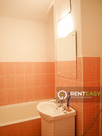 Apartament cu 3 Camere pentru Inchiriat in Nicolina